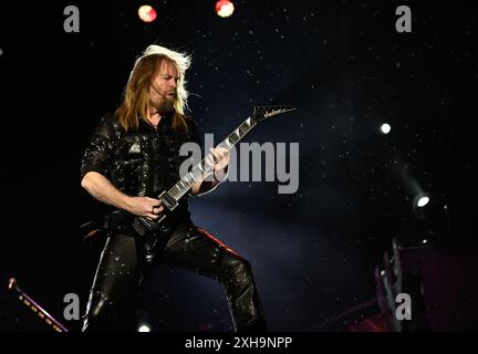 Vizovice, Repubblica Ceca. 12 luglio 2024. Andy Sneap dei Judas Priest si esibisce durante il secondo giorno del festival di quattro giorni di musica metal e rock Masters of Rock a Vizovice, Repubblica Ceca, 12 luglio 2024. Crediti: Dalibor Gluck/CTK Photo/Alamy Live News Foto Stock