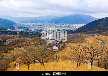 Yufuin onsen nella città di Beppu, prefettura di Oita, Kyushu, Giappone. Foto Stock