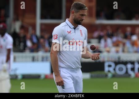 LONDRA, Regno Unito, JULY11: L'inglese Chris Woakes (Warwickshire) in azione durante Rothesay test il suo test Day 2 of 5 match tra Inghilterra e West Indies al Lord's Cricket Ground, Londra l'11 luglio 2024 Foto Stock