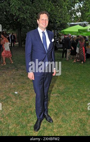 NIBELUNGEN FESTSPIELE. Georg Friedrich Prinz von Preussen anläßlich der Premiere des Stückes Der Diplomat im Rahmen der Nibelungen Festspiele am 12.07.2024 vor dem Kaiserdom Worms. 20240712MWI150911 *** NIBELUNGEN FESTSPIELE Georg Friedrich Prinz von Preussen in occasione della prima dello spettacolo Der Diplomat come parte del Nibelungen Festival il 12 07 2024 di fronte al Kaiserdom Worms 20240712MWI150911 Foto Stock