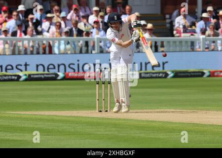 LONDRA, Regno Unito, JULY11: Harry Brook dell'Inghilterra in azione durante il Rothesay test il suo test Day 2 of 5 match tra Inghilterra e Indie occidentali al Lord's Cricket Ground di Londra l'11 luglio 2024 Foto Stock