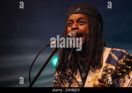 Bernard Allison voce, chitarra. Xettx, Deutschland, Gaildorf, 12.07.2024, 28. Bluesfest, 2024, , Bernard Allison USA, Kocherwiese foto: A2 Bildagentur/Peter Hartenfelser *** Bernard Allison voce, chitarra xettx, Germania, Gaildorf, 12 07 2024, 28 Bluesfest, 2024, , Bernard Allison USA , Kocherwiese Photo A2 Bildagentur Peter Hartenfelser Foto Stock