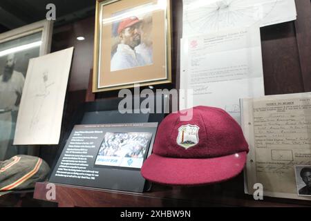 MCC Museum Lords London UK - mostra che mostra il cricket delle Indie occidentali al Lord's Cricket Ground di Londra Regno Unito Foto Stock
