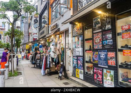 Shinsaibashi è un distretto nel quartiere Chūō-ku di Osaka, in Giappone, e la principale area commerciale della città, Foto Stock