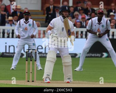 LONDRA, Regno Unito, JULY10: L'inglese Ben Duckett in azione durante Rothesay test ITS test Day 1 of 5 match tra Inghilterra e Indie occidentali al Lord's Cricket Ground, Londra il 10 luglio 2024 Foto Stock