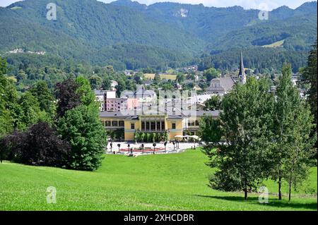 Bad Ischl, alta Austria, Austria. Mostra ai Weiwei nel Kaiserpark di Bad Ischl. Ai Weiwei's monumentali bronzes 'Circle of Animals/Zodiac Heads Foto Stock