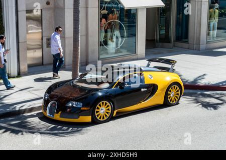 Bugatti Veyron ha parcheggiato su Rodeo Drive a Beverly Hills, Los Angeles, California Foto Stock