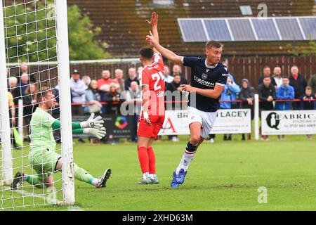 13 luglio 2024; New Dundas Park, Bonnyrigg, Midlothian, Scozia; Scottish Premier Sports Cup Football, Bonnyrigg Rose contro Dundee; Ryan Astley di Dundee festeggia dopo aver segnato per 5-0 Foto Stock