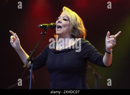 80er Kultstar Sandra beim Berliner Rundfunk Open Air 2024 Berlin Parkbühne Wuhlheide 13.07.2024 *** 80s cult star Sandra al Berliner Rundfunk Open Air 2024 Berlin Parkbühne Wuhlheide 13 07 2024 Copyright: Xmix1x Foto Stock