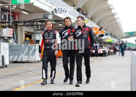 07 CONWAY Mike (gbr), KOBAYASHI Kamui (jpn), DE VRIES Nyck (nld), Toyota Gazoo Racing, Toyota GR010 - Hybrid #07, Hypercar, pole position, durante la 6 ore Rolex 2024 di San Paolo, 5° round del FIA World Endurance Championship 2024, dal 12 al 14 luglio, 2024 sul Autódromo José Carlos Pace di Interlagos, Brasile - foto Frédéric le Floc'h/DPPI credito: DPPI Media/Alamy Live News Foto Stock