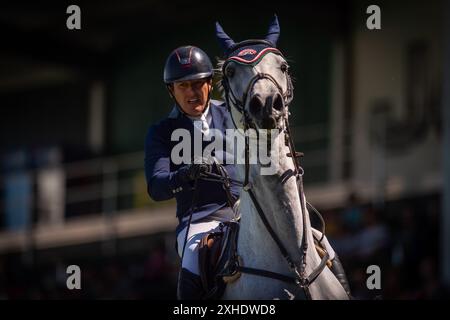 I migliori atleti da tutto il mondo si incontrano al Calgary's Spruce Meadows Foto Stock