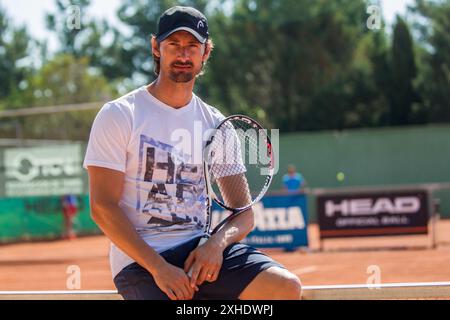 Ritratto dell'ex tennista Juan Carlos Ferrero ex numero uno dell'ATP durante otto settimane nel 2003 e attualmente allenatore di Carlos Alcaraz Foto Stock