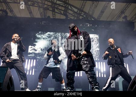 Eden Project, Bodelva, Regno Unito 13 luglio 2024. I JLS si esibiscono alle Eden Sessions 2024 tenutesi presso l'iconico Eden Project, Bodelva, Cornovaglia, Regno Unito. La band è composta da Aston Merrygold, Oritsé Williams, Marvin Humes, & JB Gill, ed è salita alla ribalta dopo la loro apparizione in The X Factor nel 2008. La band ha venduto più di 2 milioni di album e 3 milioni di singoli e continua la sua carriera musicale e televisiva. Credito: Mark Passmore/Alamy Live News Foto Stock