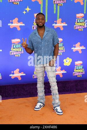 SANTA MONICA, CALIFORNIA - 13 LUGLIO: Kel Mitchell partecipa ai Nickelodeon Kids' Choice Awards 2024 al Barker Hangar il 13 luglio 2024 a Santa Monica, California Foto Stock