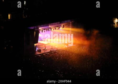 Die Band Revolverheld beim Stadtwerkefest im Lustgarten a Potsdam, 13. Juli 2024. Revolverheld Konzert Potsdam *** la band Revolverheld allo Stadtwerkefest nel Lustgarten di Potsdam, 13 luglio 2024 Revolverheld Concert Potsdam Foto Stock