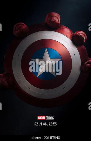 Captain America: Brave New World (2023) diretto da Julius Onah e interpretato da Liv Tyler, Harrison Ford e Giancarlo Esposito. Dopo l'incontro con il neoeletto presidente degli Stati Uniti Thaddeus Ross, Sam si trova nel bel mezzo di un incidente internazionale e deve lavorare per fermare i veri cervelli dietro di esso. Manifesto teaser AMERICANO ***SOLO PER USO EDITORIALE***. Crediti: BFA / Walt Disney Studios Foto Stock