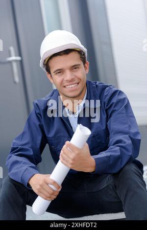 giovane architetto sicuro sul posto Foto Stock