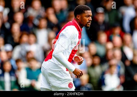 Wezep, Paesi Bassi. 14 luglio 2024. WEZEP, 13-07-2024, Sportpark Mulderssingel, football, amichevole, stagione 2024/2025, durante la partita Ajax - Rangers FC, giocatore dell'Ajax Chuba Akpom crediti: Pro Shots/Alamy Live News Foto Stock