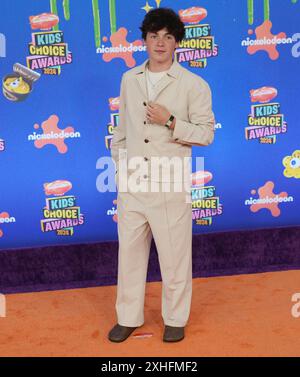 Los Angeles, Stati Uniti. 13 luglio 2024. Brady Noon arriva al Nickelodeon Kids' Choice Awards 2024, che si tiene al Barker Hangar di Santa Monica, CALIFORNIA, sabato, 13 luglio 2024. (Foto di Sthanlee B. Mirador/Sipa USA) credito: SIPA USA/Alamy Live News Foto Stock