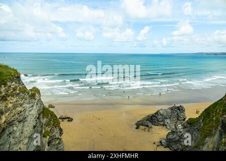 Una breve passeggiata lungo la passeggiata di Newquay sulla costa occidentale nella splendida Cornovaglia - Regno Unito Foto Stock