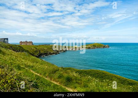 Una breve passeggiata lungo la passeggiata di Newquay sulla costa occidentale nella splendida Cornovaglia - Regno Unito Foto Stock