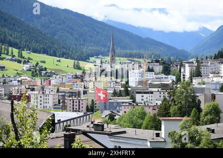 Davos. 13 luglio 2024. Questa foto scattata il 13 luglio 2024 mostra lo scenario di Davos, Svizzera. Crediti: Lian Yi/Xinhua/Alamy Live News Foto Stock