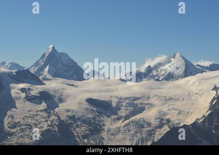 sorvolando il cervino delle alpi svizzere Foto Stock