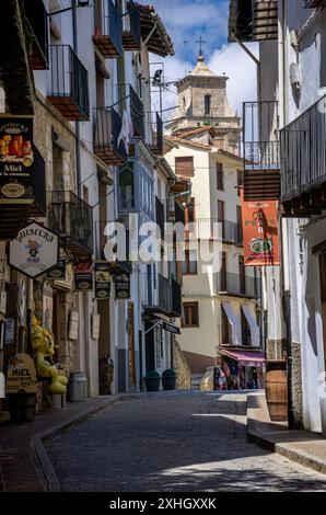 Strade di Morella, Castellon, Spagna. Maggio 2022 Foto Stock