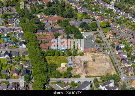 Luftbild, Schulzentrum mit Grundschule Gebrüder-Grimm-Schule und Gesamtschule Sophie Scholl Schule, Baustelle Hagenstraße Ecke Marinestraße, Bockum-Hövel, Hamm, Ruhrgebiet, Nordrhein-Westfalen, Deutschland ACHTUNGxMINDESTHONORARx60xEURO *** Vista aerea, centro scolastico con scuola elementare Gebrüder Grimm Schule e scuola comprensiva Sophie Scholl Schule, cantiere Hagenstraße corner Marinestraße, Bockum Hövel, Hamm, regione della Ruhr, Renania settentrionale-Vestfalia, Germania ACHTUNGxMINDESTHONORARx60xEURO Foto Stock