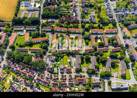 Luftbild, Reihenhaus-Mietshäuser Wohnsiedlung Kurt-Schumacher-Straße, Theodor-Heuss-Straße und Herringer Heide, Stadtbezirk Herringen, Hamm, Ruhrgebiet, Nordrhein-Westfalen, Deutschland ACHTUNGxMINDESTHONORARx60xEURO *** Vista aerea, condomini a schiera che ospitano gli immobili Kurt Schumacher Straße, Theodor Heuss Straße e Herringer Heide, distretto di Herringen, Hamm, regione della Ruhr, Renania settentrionale-Vestfalia, Germania ACHTUNGxMINDESTHONORARx60xEURO Foto Stock