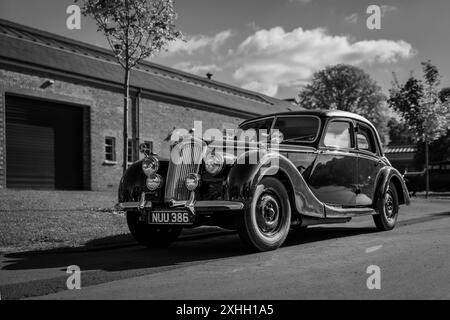 1953 Riley RMB, in mostra all'Assemblea dell'Euro tenutasi a Bicester Heritage il 14 luglio 2024. Foto Stock