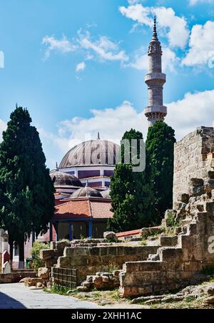 Minareto della Moschea di Solimano nella Città Vecchia, Rodi, Rodi, Grecia Foto Stock