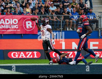 Kelvin McKnight Jr. (Rhein Fire, #13) beim Touchdown GER, Rhein Fire vs Hamburg Sea Devils, Football, European League of Football, Spieltag 8, Saison 2024, 14.07.2024 foto: Eibner-Pressefoto/Max Vincen Foto Stock