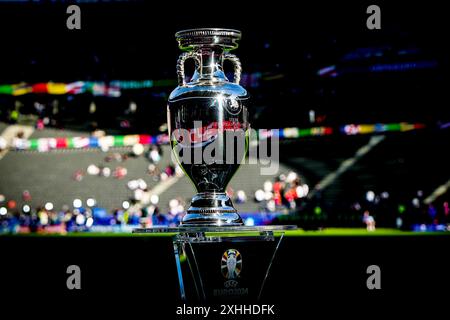 Berlino, Germania. 14 luglio 2024. Il trofeo prima della partita di calcio Euro 2024 tra Spagna e Inghilterra all'Olympiastadion di Berlino, Germania - domenica 14 luglio 2024. Sport - calcio . (Foto di Spada/LaPresse) credito: LaPresse/Alamy Live News Foto Stock