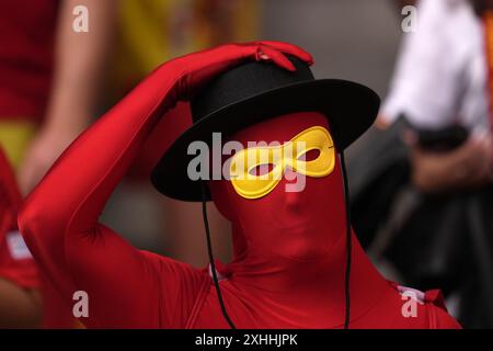 Berlino, Germania. 14 luglio 2024. Tifosi spagnoli prima della partita finale tra Spagna e Inghilterra al torneo di calcio Euro 2024 di Berlino all'Olympiastadium, Germania, domenica 14 luglio 2024.Sport - calcio . (Foto di Fabio Ferrari/LaPresse) credito: LaPresse/Alamy Live News Foto Stock