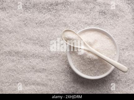 Fiocchi di cloruro di magnesio, composto minerale ionico - sale marino Foto Stock