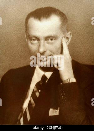 1935 c., Torino, ITALIA: Il magnate italiano EDOARDO AGNELLI (1892-1935), nonché presidente della Juventus dal 1923 fino alla sua morte. Figlio di Rich Senatore Giovanni Agnelli ( 1866 - 1945 ) fondatore della FIAT ( 1899 ) dell'industria italiana e padre di Giovanni Gianni Agnelli ( 1921 - 2003 ). Sposò nel 1919 la principessa Virginia Borbone del Monte di San Faustino ( 1899 - 1945 ) . Fotografo sconosciuto. - F.I.A.T. - INDUSTRIA - ritratto - ritratto - cravatta - colletto - ritratto - RITRATTO - STORIA - FOTO STORICHE - INDUSTRIALE - INDUSTRIA Foto Stock