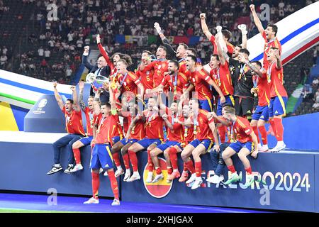 Monaco, Germania. 14 luglio 2024. BERLINO - i giocatori spagnoli celebrano il campionato con Felipe vi di Spagna durante la finale di UEFA EURO 2024 tra Spagna e Inghilterra all'Olympiastadion il 14 luglio 2024 a Berlino, Germania. 240714 SEPA 24 043 - 20240714 PD16139 credito: APA-PictureDesk/Alamy Live News Foto Stock