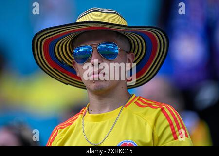 Miami Gardens, Stati Uniti. 15 luglio 2024. MIAMI GARDENS, STATI UNITI - 15 LUGLIO: Tifosi e tifosi della Colombia durante la partita CONMEBOL Copa America USA 2024 tra Argentina e Colombia all'Hard Rock Stadium il 15 luglio 2024 a Miami Gardens, Stati Uniti. (Foto di Pablo Morano/Agenzia BSR) credito: Agenzia BSR/Alamy Live News Foto Stock