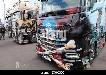 Show-Trucks Show-Truck mit Piraten-Lackierung im Fahrerlager des Truck-GP auf dem Nuerburgring ADAC Truck Grand Prix, Nurburgring, 11.-14-07.2024, Nuerburg, Eifel, Rheinland-Pfalz, Deutschland, 13.07.2024 foto: Eibner-Pressefoto/Juergen Augst Foto Stock