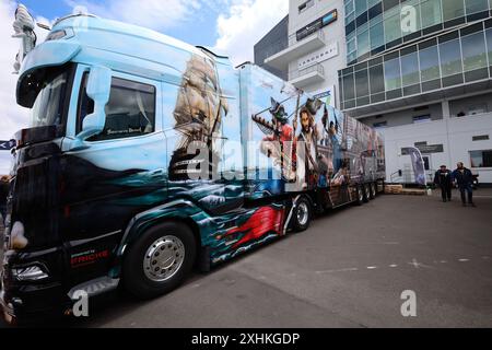 Show-Truck mit Piraten-Lackierung im Fahrerlager des Truck-GP auf dem Nuerburgring ADAC Truck Grand Prix, Nurburgring, 11.-14-07.2024, Nuerburg, Eifel, Rheinland-Pfalz, Deutschland, 13.07.2024 foto: Eibner-Pressefoto/Juergen Augst Foto Stock