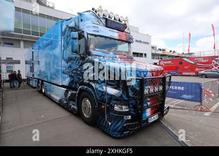 Show-Truck Show-Truck mit Piraten-Lackierung im Fahrerlager des Truck-GP auf dem Nuerburgring ADAC Truck Grand Prix, Nurburgring, 11.-14-07.2024, Nuerburg, Eifel, Rheinland-Pfalz, Deutschland, 13.07.2024 foto: Eibner-Pressefoto/Juergen Augst Foto Stock