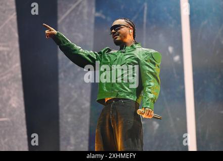 Quebec City, Canada. 13 luglio 2024. J Balvin si esibisce il giorno 10 del Festival d'été de Québec il 12 luglio 2024 a Quebec City, Quebec. Foto: C Flanigan/imageSPACE credito: Imagespace/Alamy Live News Foto Stock