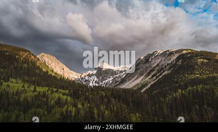 Vista aerea del paesaggio roccioso di montagna vicino a Silverton, Colorado Foto Stock