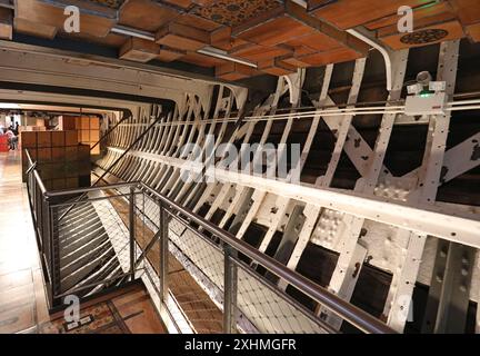 Ponti inferiori del Cutty Sark, il famoso veliero di Geenwich, Londra, Regno Unito. Area di carico ora convertita in area espositiva aperta al pubblico. Foto Stock