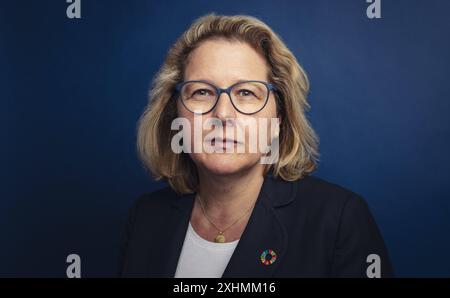 Svenja Schulze SPD, Bundesministerin fuer wirtschaftliche Zusammenarbeit und Entwicklung, Portraitaufnahme im Rahmen eines Interviews im BMZ, a Berlino, 31.05.2024. Berlin Deutschland *** Svenja Schulze SPD , Ministro federale per la cooperazione e lo sviluppo economico, ritratto scattato durante un'intervista alla BMZ di Berlino, 31 05 2024 Berlino Germania Copyright: xSebastianxRauxphotothek.dex Foto Stock