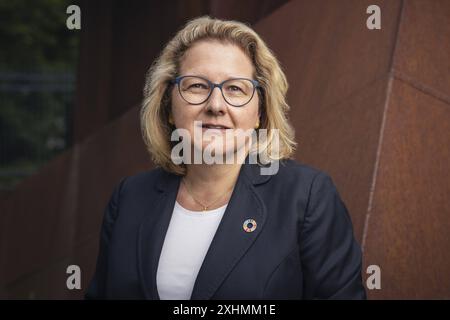 Svenja Schulze SPD, Bundesministerin fuer wirtschaftliche Zusammenarbeit und Entwicklung, Portraitaufnahme im Rahmen eines Interviews im BMZ, a Berlino, 31.05.2024. Berlin Deutschland *** Svenja Schulze SPD , Ministro federale per la cooperazione e lo sviluppo economico, ritratto scattato durante un'intervista alla BMZ di Berlino, 31 05 2024 Berlino Germania Copyright: xSebastianxRauxphotothek.dex Foto Stock