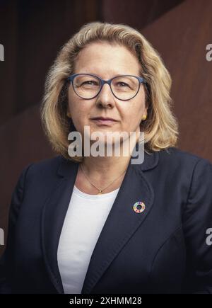 Svenja Schulze SPD, Bundesministerin fuer wirtschaftliche Zusammenarbeit und Entwicklung, Portraitaufnahme im Rahmen eines Interviews im BMZ, a Berlino, 31.05.2024. Berlin Deutschland *** Svenja Schulze SPD , Ministro federale per la cooperazione e lo sviluppo economico, ritratto scattato durante un'intervista alla BMZ di Berlino, 31 05 2024 Berlino Germania Copyright: xSebastianxRauxphotothek.dex Foto Stock