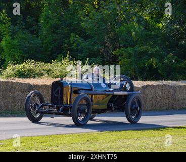 2024 Goodwood Festival of Speed Timed Shootout Finals. 1914 Sunbean Tourist Trophy di ritorno dalla salita Foto Stock