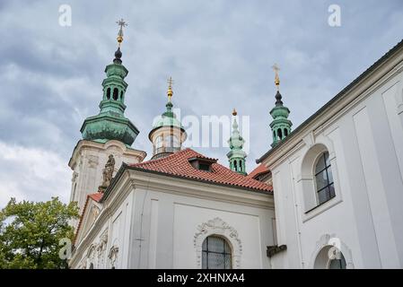 La Basilica dell'assunzione di nostra Signora nel Monastero di Strahov, un'abbazia premonstratense fondata nel XII secolo, situata a Strahov, Praga, capitale Foto Stock